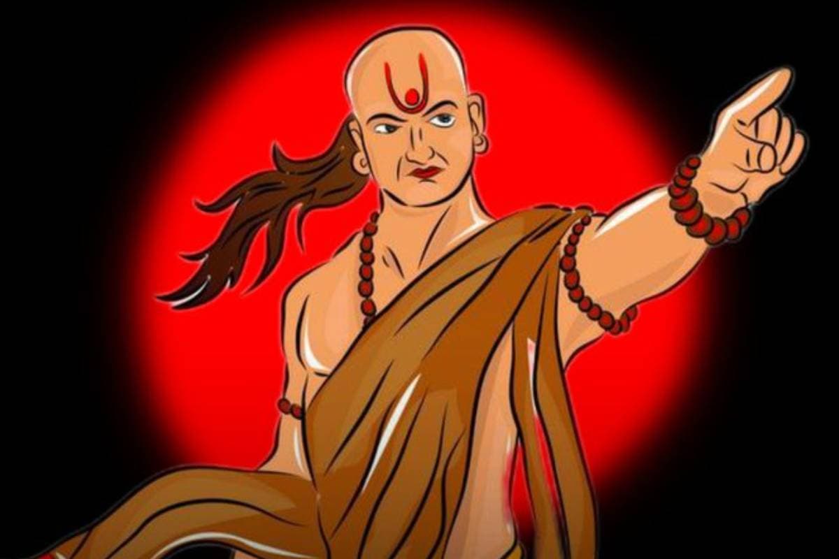 Chanakya Niti: लोगों के इरादे पहचानें इन हरकतों से, कभी नहीं मिलेगा जीवन में धोखा