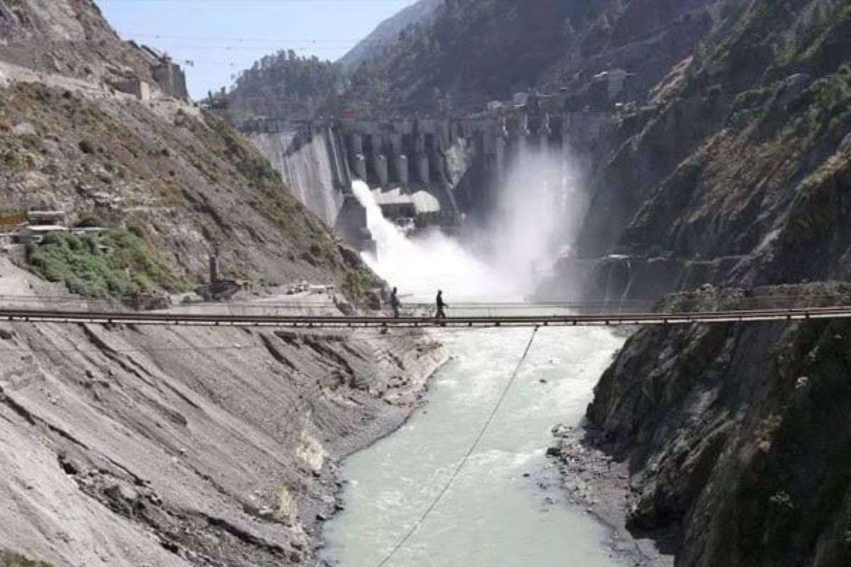 चेनाब पर भारत सरकार का बड़ा फैसला! हाइड्रोपावर प्रोजेक्ट को मिली हरी झंडी, पाकिस्तान में मचा हड़कंप चेनाब पर भारत सरकार का बड़ा फैसला! हाइड्रोपावर प्रोजेक्ट को मिली हरी झंडी, पाकिस्तान में मचा हड़कंप