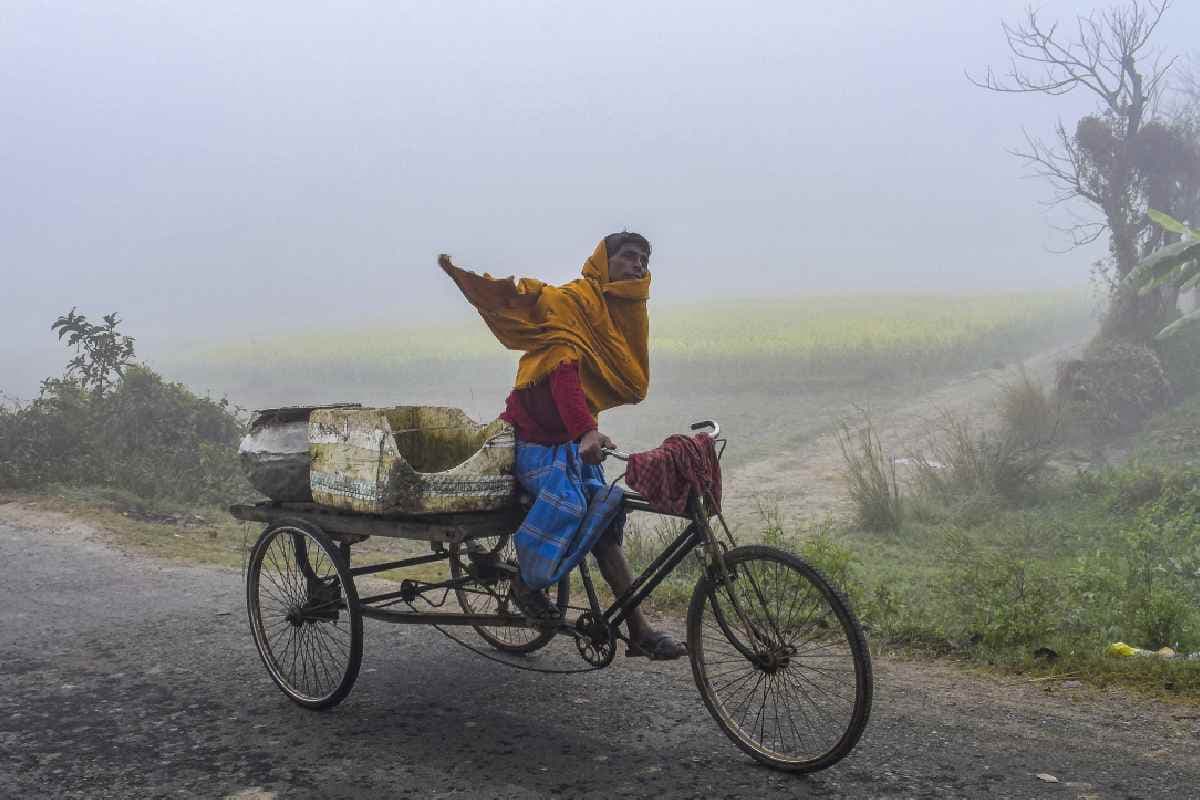 Jharkhand Ka Mausam: झारखंड में कड़ाके की ठंड, और गिरेगा पारा, येलो अलर्ट जारी