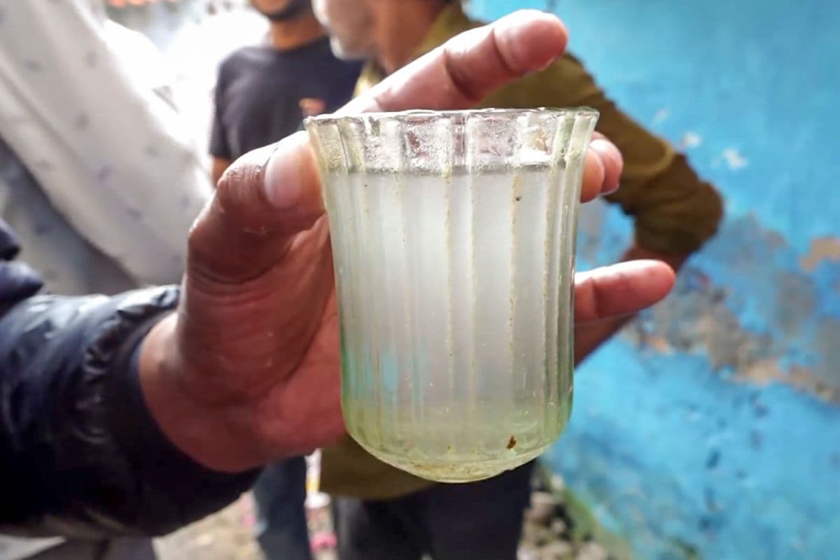 स्वच्छ पेयजल की उपलब्धता में बाधक हैं दूषित जलस्रोत