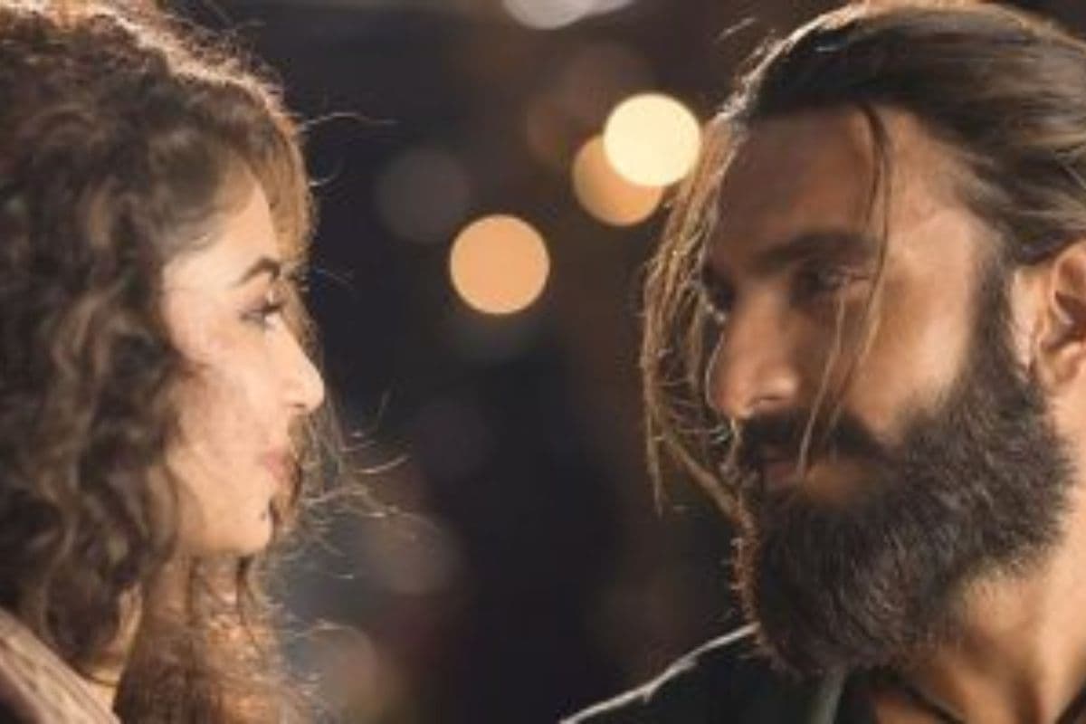 Dhurandhar Box Office Collection Day 42: 42वें दिन भी बॉक्स ऑफिस पर दहाड़ रही ‘धुरंधर’, साउथ के इस सुपरहिट फिल्म को छोड़ा पीछे