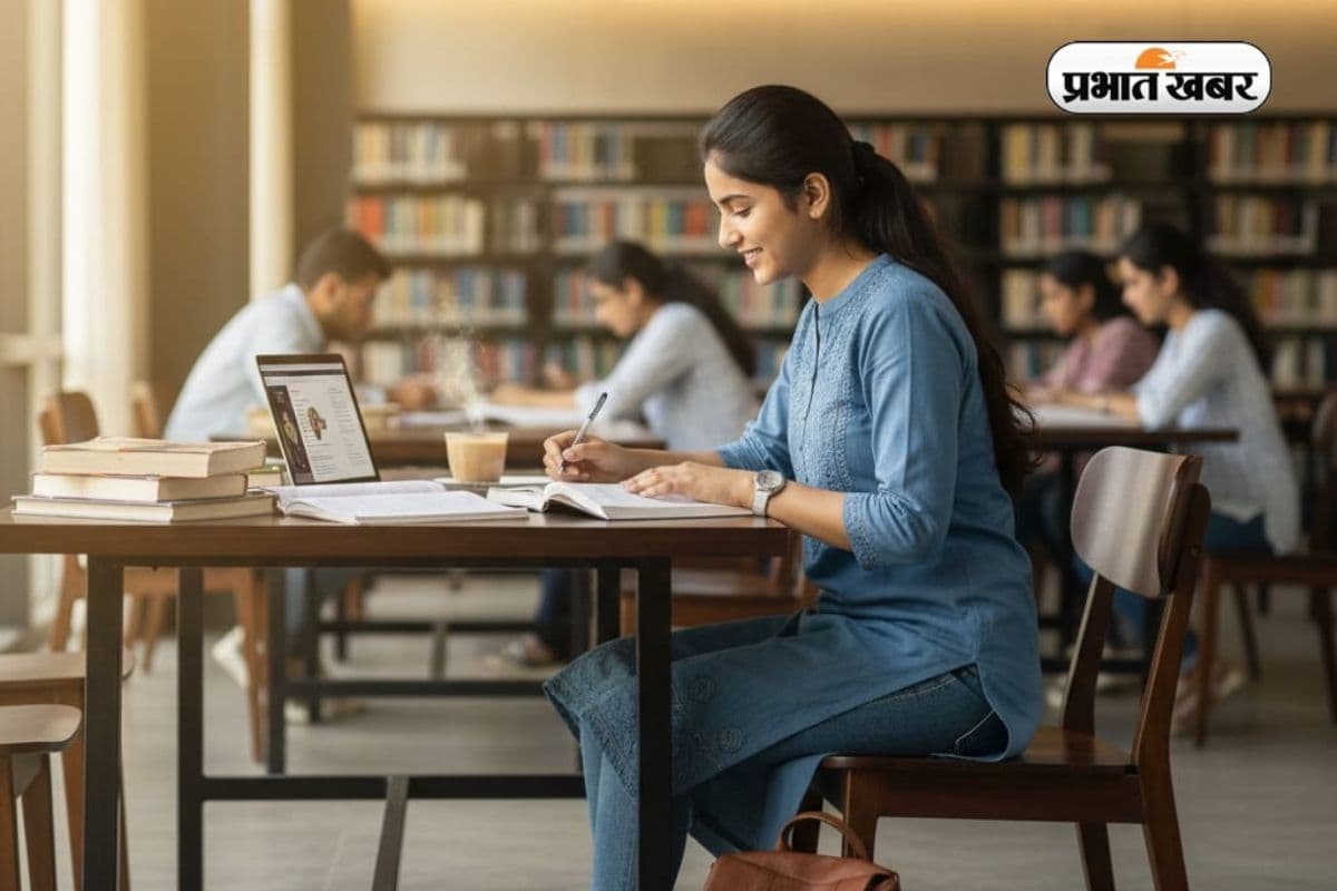 Fashion Designing vs BSc: 12वीं के बाद किस कोर्स में है ज्यादा करियर स्कोप? यहां देखें