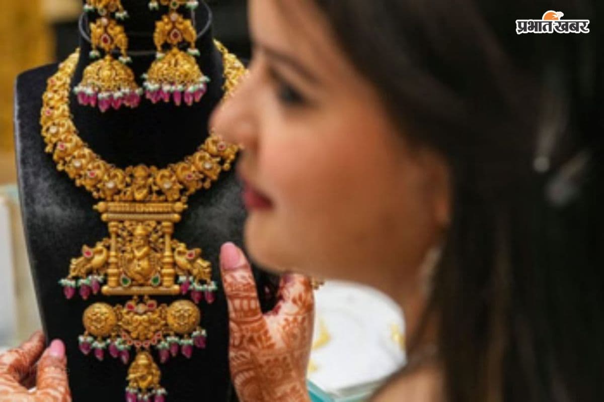 गोल्ड हुआ और भी महंगा, चांदी ने भी लगातार दूसरे दिन मारी छलांग, जानें आपके शहर में कितना है दाम