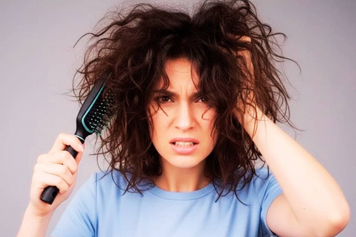 Hair Care Mistakes to Avoid: क्या आपके भी बाल पतले और कमजोर हो रहे हैं? ये 7 हेयरकेयर गलतियां आज ही सुधारें