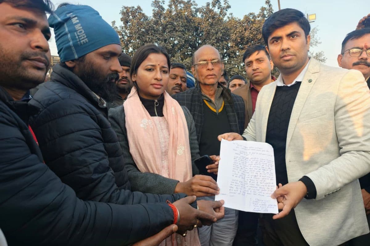 Hazaribagh: हाईवा की चपेट में आने से महिला की मौत, 12 घंटे सड़क जाम; 10 लाख मुआवजा और नौकरी का आश्वासन