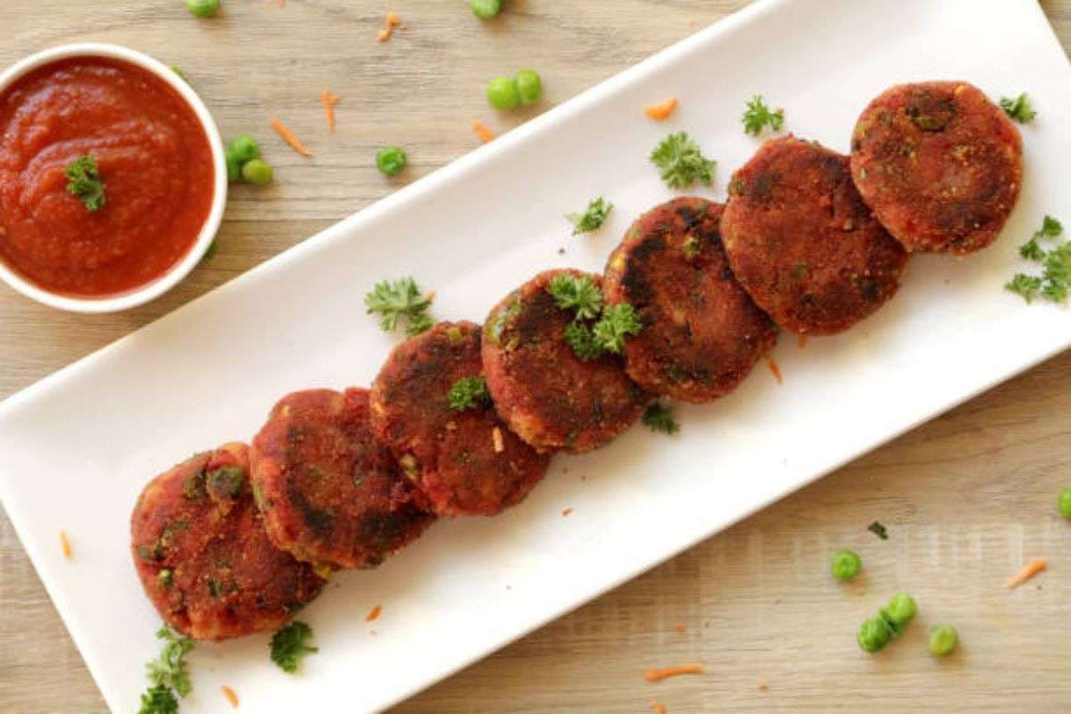 Beetroot Cutlet Recipe: इस सिंपल रेसिपी से घर पर बनाएं स्वाद से भरपूर बीटरूट कटलेट