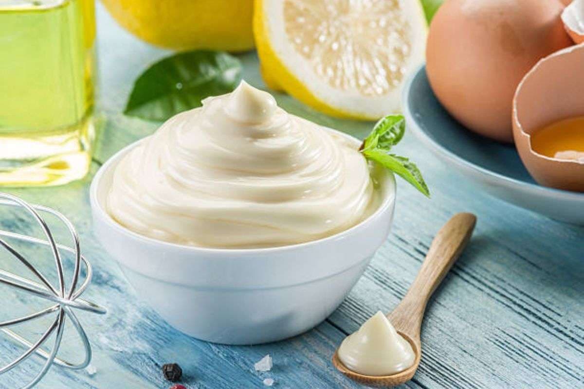 Mayonnaise Recipe: घर पर बनाएं बाजार जैसी मेयोनीज, उंगलियां चाट कर खाएंगे बच्चे