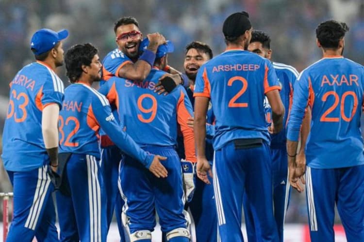 IND vs NZ 2nd T20: भारत को मिला 209 रन का लक्ष्य, सेंटनर ने खेली कप्तानी पारी