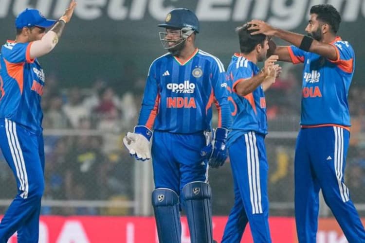 IND vs NZ 4th T20: भारत को मिला 216 का टारगेट, साइफर्ट की फिफ्टी, अर्शदीप को मिले 2 विकेट