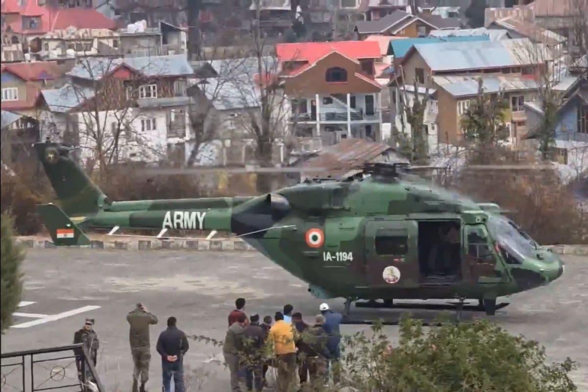 जम्मू कश्मीर में सेना की गाड़ी 200 फुट गहरी खाई में गिरी, 10 सैनिकों की मौत