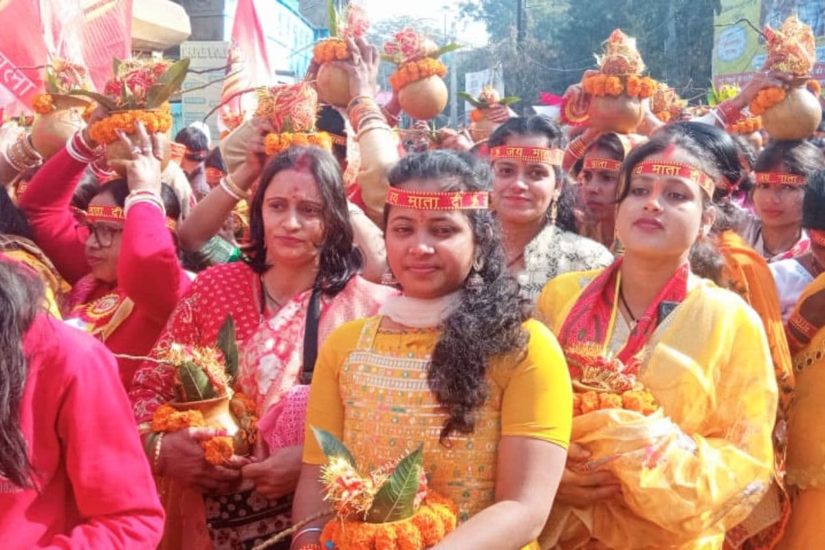 हजारों महिलाओं के मंगल कलश से भक्तिमय हुआ जामताड़ा, मां चंचला महोत्सव का हुआ आगाज