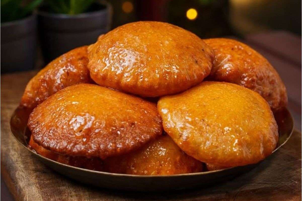 Makar Sankranti Special Gud Malpua: इस संक्रांति चीनी नहीं गुड़ से बनाएं रसीले मालपुआ