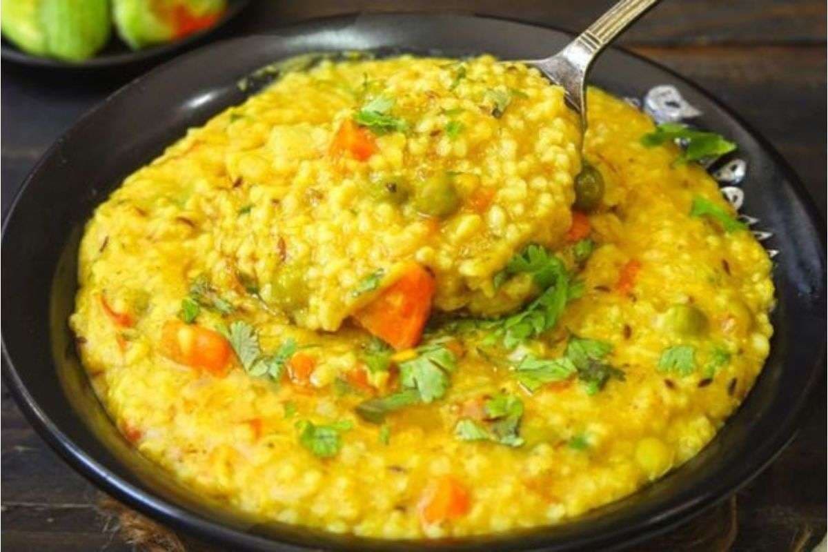 Makar Sankranti Special Khichdi Recipe: संक्रांति पर बनाएं ऐसी लाजवाब मसाला खिचड़ी,जो खाए बस खाता रह जाए