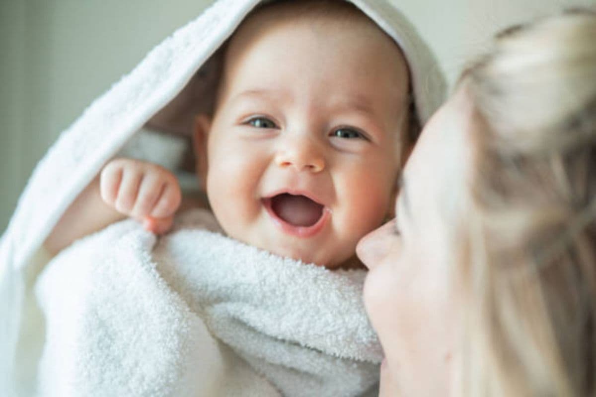 Modern Baby Names 2026: दिल को छू जाने वाले बच्चों के मॉडर्न नामों की लिस्ट