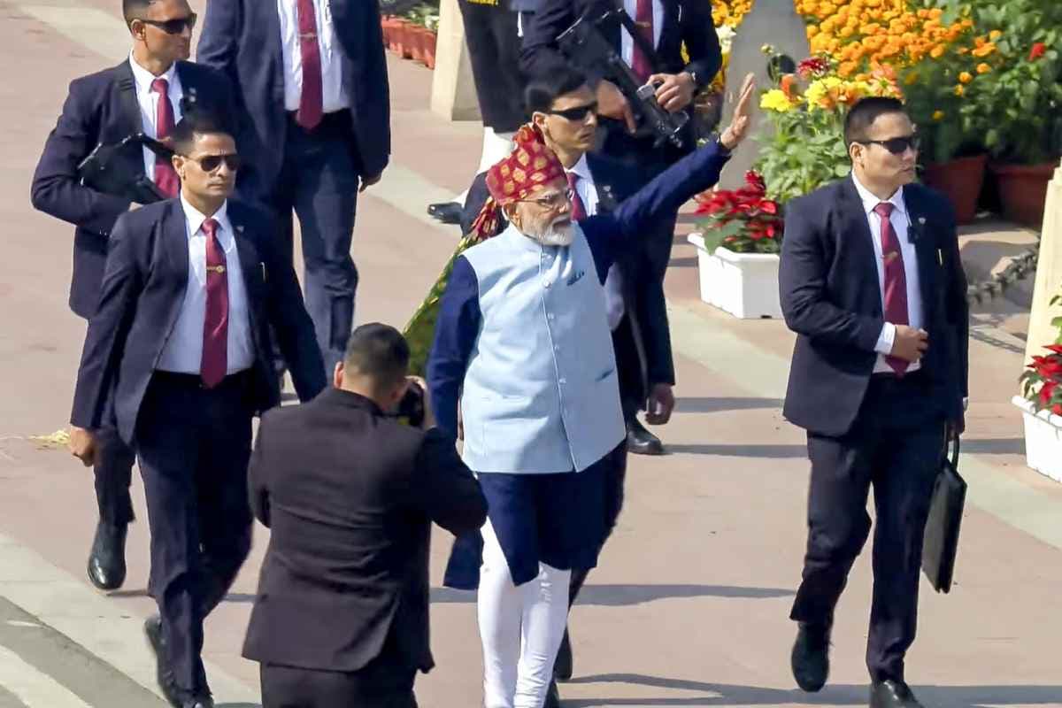 Watch Video : काफी दूर पैदल चले पीएम मोदी, कर्तव्य पथ का वीडियो आया सामने