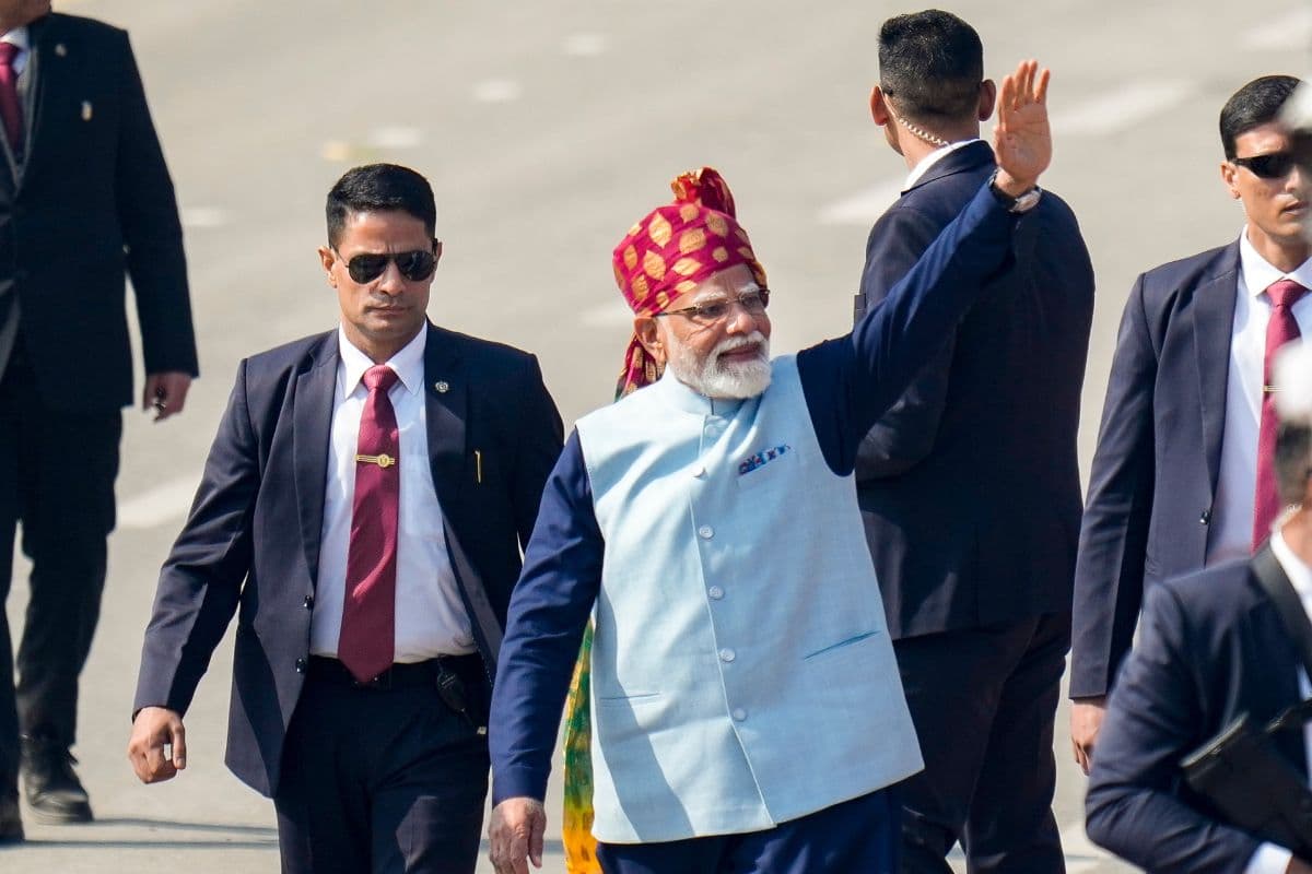 Republic Day: फिर चर्चा में पीएम मोदी का साफा, गणतंत्र दिवस पर पीएम के लुक की हो रही चर्चा