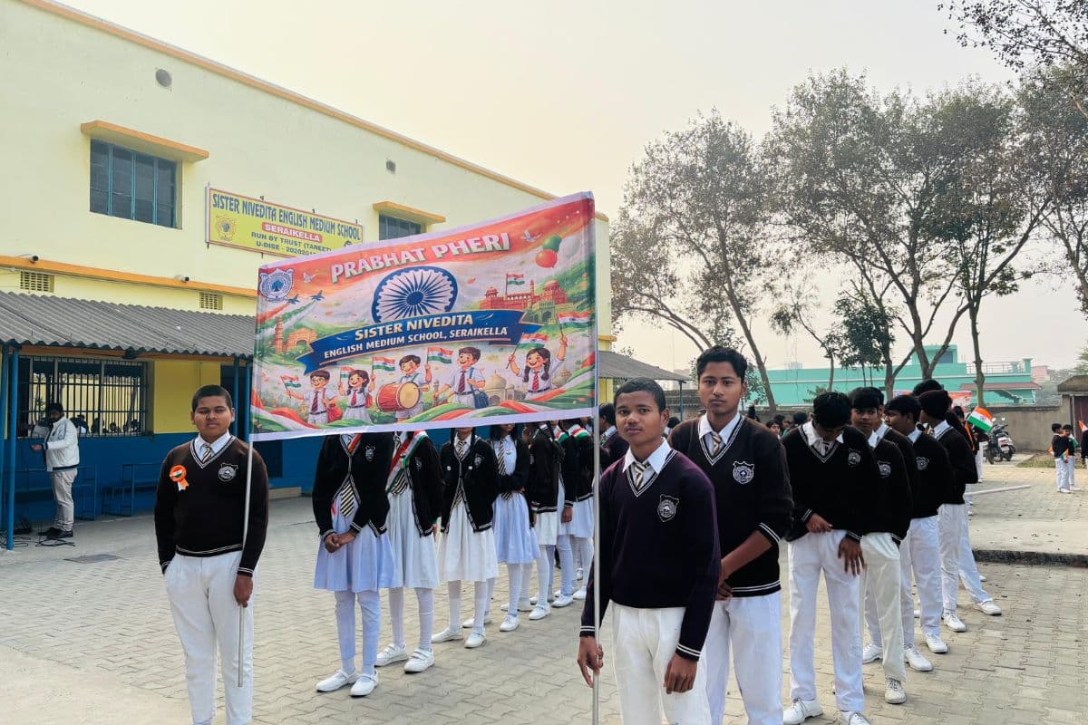 तिरंगे के रंग में रंगा सिस्टर निवेदिता स्कूल सरायकेला, प्रभात फेरी और ड्रॉइंग मीट ने बढ़ाया गणतंत्र दिवस का उत्साह