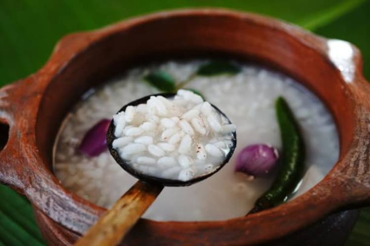 Rice Soup Benefits: डाइट में शामिल करें सेहत से भरपूर राइस सूप, जानें इसके फायदे