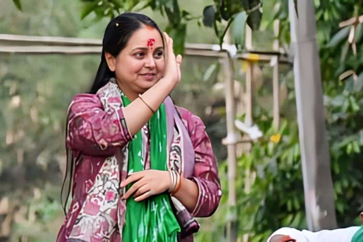 Rohini Acharya: एक्स पर रोहिणी आचार्य का छलका दर्द, बिना नाम लिए RJD के अंदरूनी दुश्मनों पर बड़ा हमला