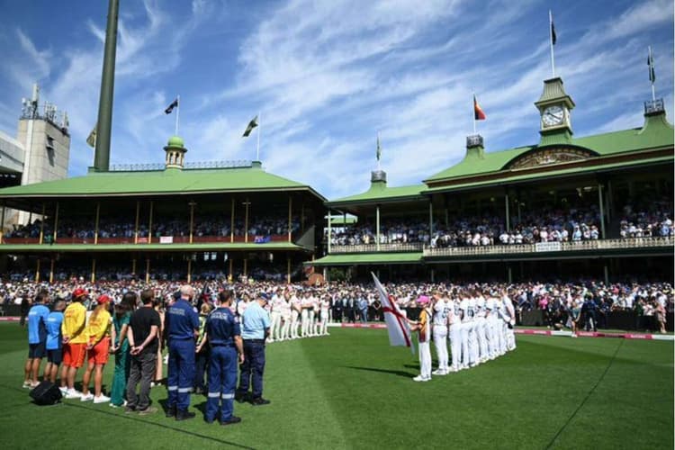 AUS vs ENG: बॉन्डी बीच हमले के नायकों का सम्मान, सिडनी टेस्ट से पहले दिया गार्ड ऑफ ऑनर, देखें Video