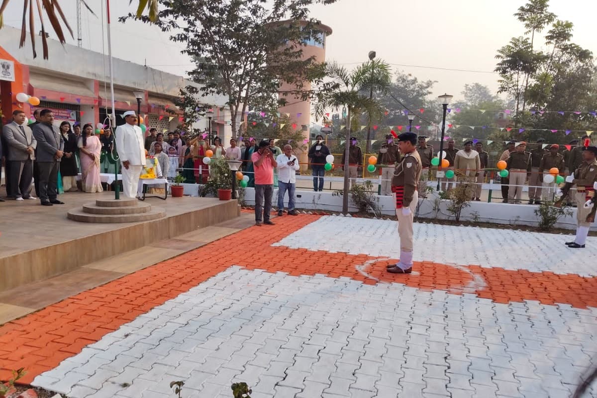 झारखंड के सरायकेला-खरसावां में गणतंत्र दिवस का आयोजन, सिविल कोर्ट और जेल में लगी अदालत