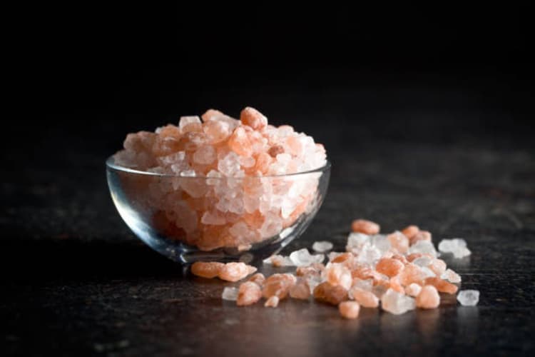 Sendha Namak Khane Ke Fayde: सेहत के लिए कमाल है सेंधा नमक, जानिए इसके फायदे