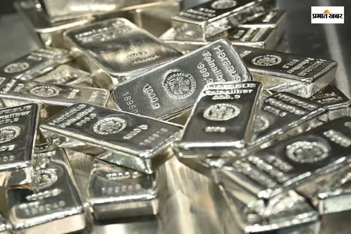 ₹3,00,000 प्रति किलो पहुंची चांदी, पिछले 9 महीने में इंवेस्टर्स को मिला 200% रिटर्न