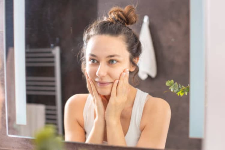Skin Care Tips: दूध से चेहरे पर आएगा गजब का निखार, जान लें लगाने का सही तरीका