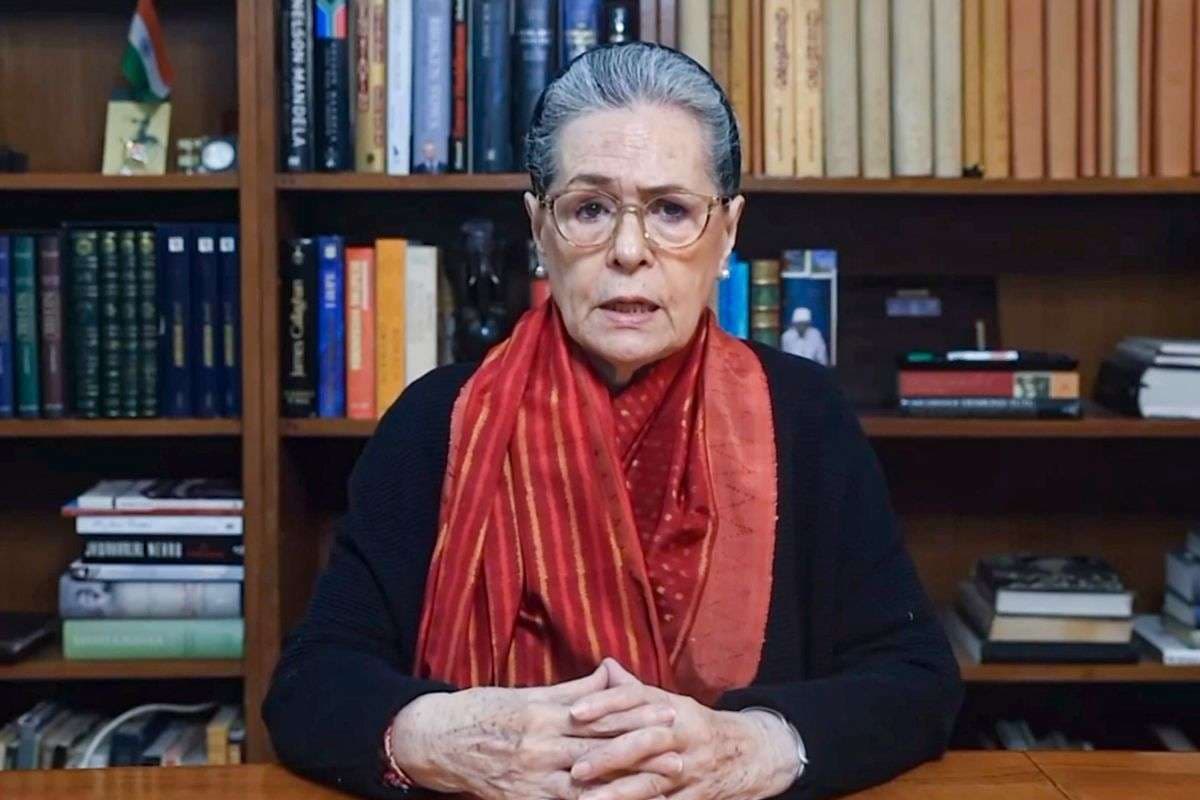 सोनिया गांधी को 6 दिन बाद अस्पताल से मिली छुट्टी, सीने में इन्फेक्शन की थी शिकायत