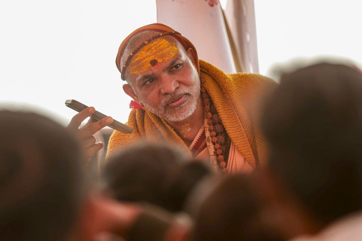 'माफी मांगने के बदले आधी रात को दे रहे नोटिस…' स्वामी अविमुक्तेश्वरानंद विवाद पर भड़की कांग्रेस