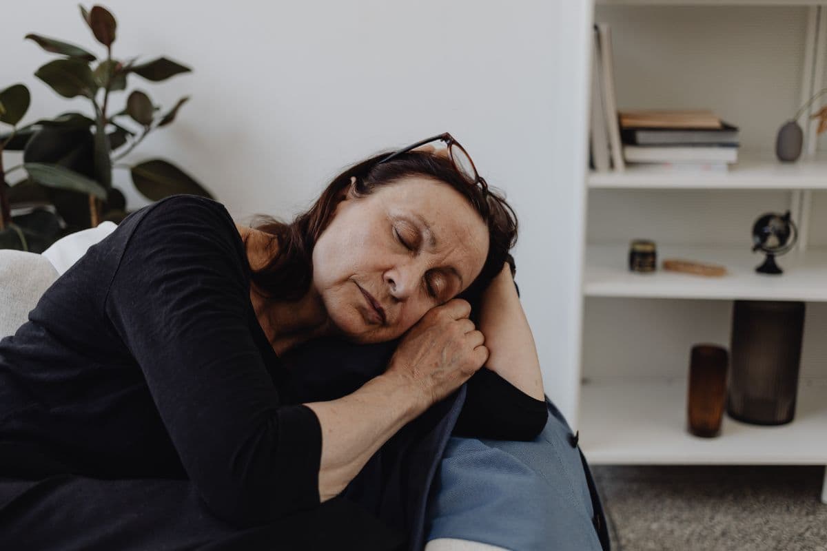 Vastu Tips: गलत दिशा में सोना बन सकती है मुसीबत, अच्छी नींद के लिए अपनाएं ये वास्तु नियम