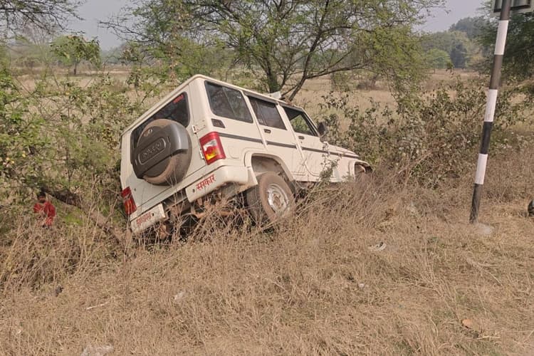 एक पल की चूक और चली जाती जान! पश्चिमी सिंहभूम में हादसे का शिकार होते-होते बचे BDO