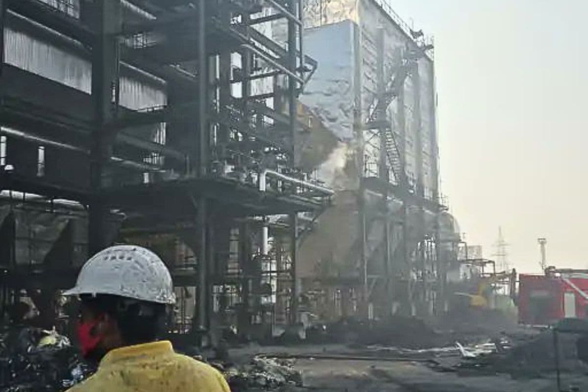 छत्तीसगढ़ में स्पंज आयरन प्लांट में भीषण धमाका, बिहार के 6 मजदूरों की मौत, बाप-बेटे भी जिंदा जले