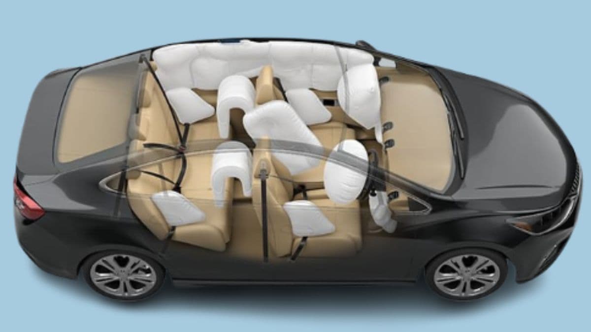 सड़कों पर गाड़ी के साथ दौड़ती मौत बेच रहा चीन