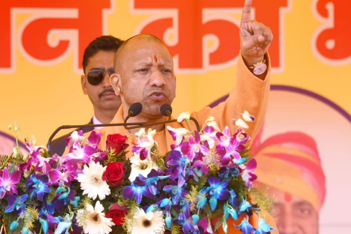 लव जिहाद, धर्मांतरण पर योगी ने दी चेतावनी, कहा- बेटियों के साथ खिलवाड़ बर्दाश्त नहीं