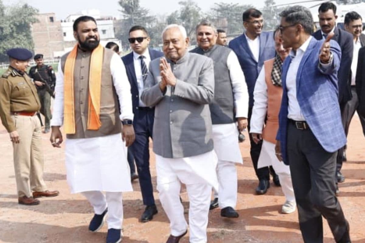 CM Nitish Kumar: मुजफ्फरपुर में सीएम नीतीश की समृद्धि यात्रा की देखिए तस्वीरें, जीविका दीदियों से की बात, रिव्यू मीटिंग भी