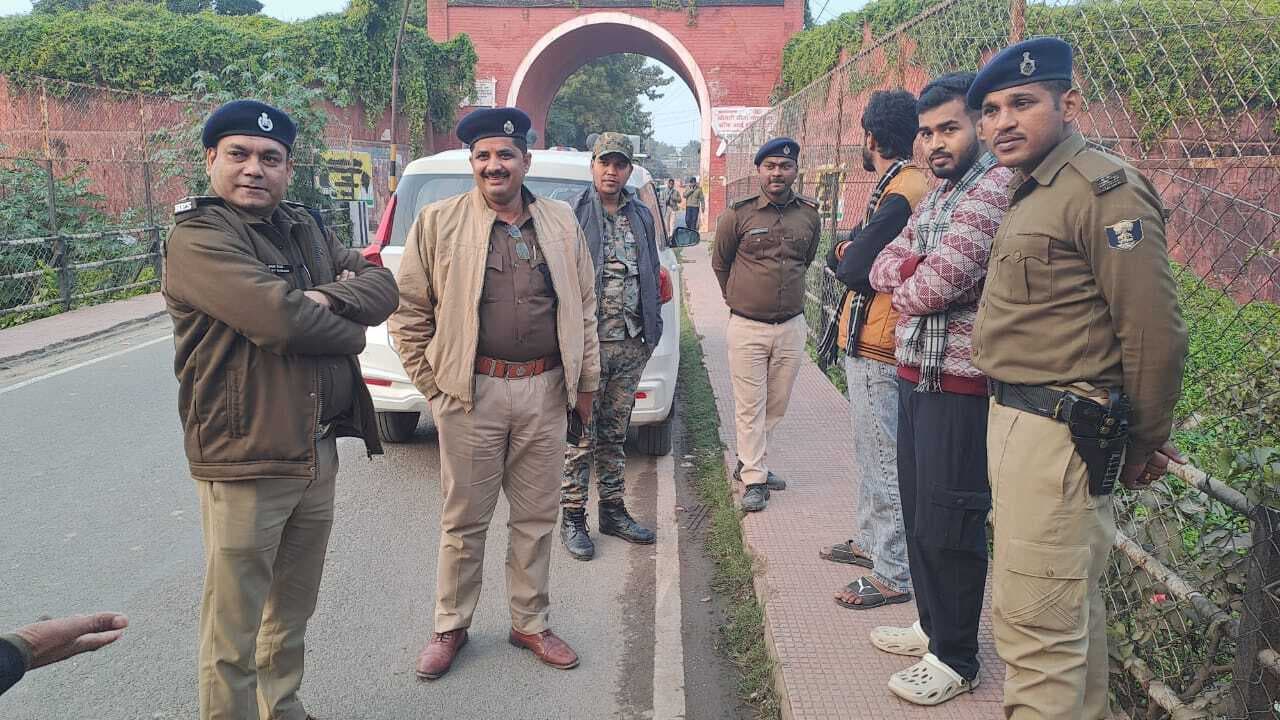 रेस ड्राइविंग के चपेट में आने से बाल-बाल बचे ट्रैफिक डीएसपी