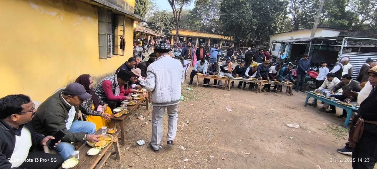 अधिवक्ता संघ ने पिकनिक कर की नये साल की शुरुआत