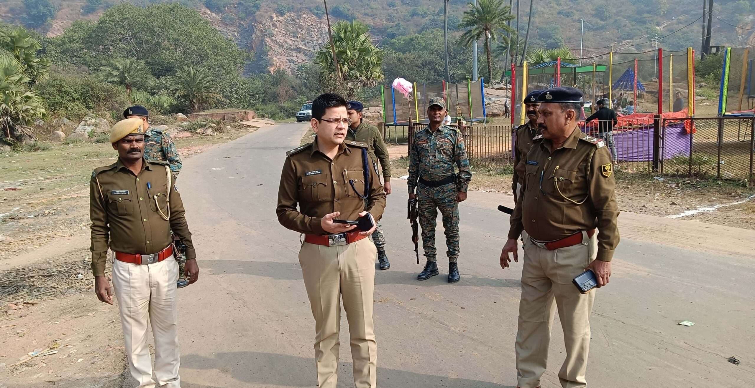 पिकनिक स्पॉट काली पहाड़ी पर पहुंचे एसपी, सुरक्षा का लिया जायजा
