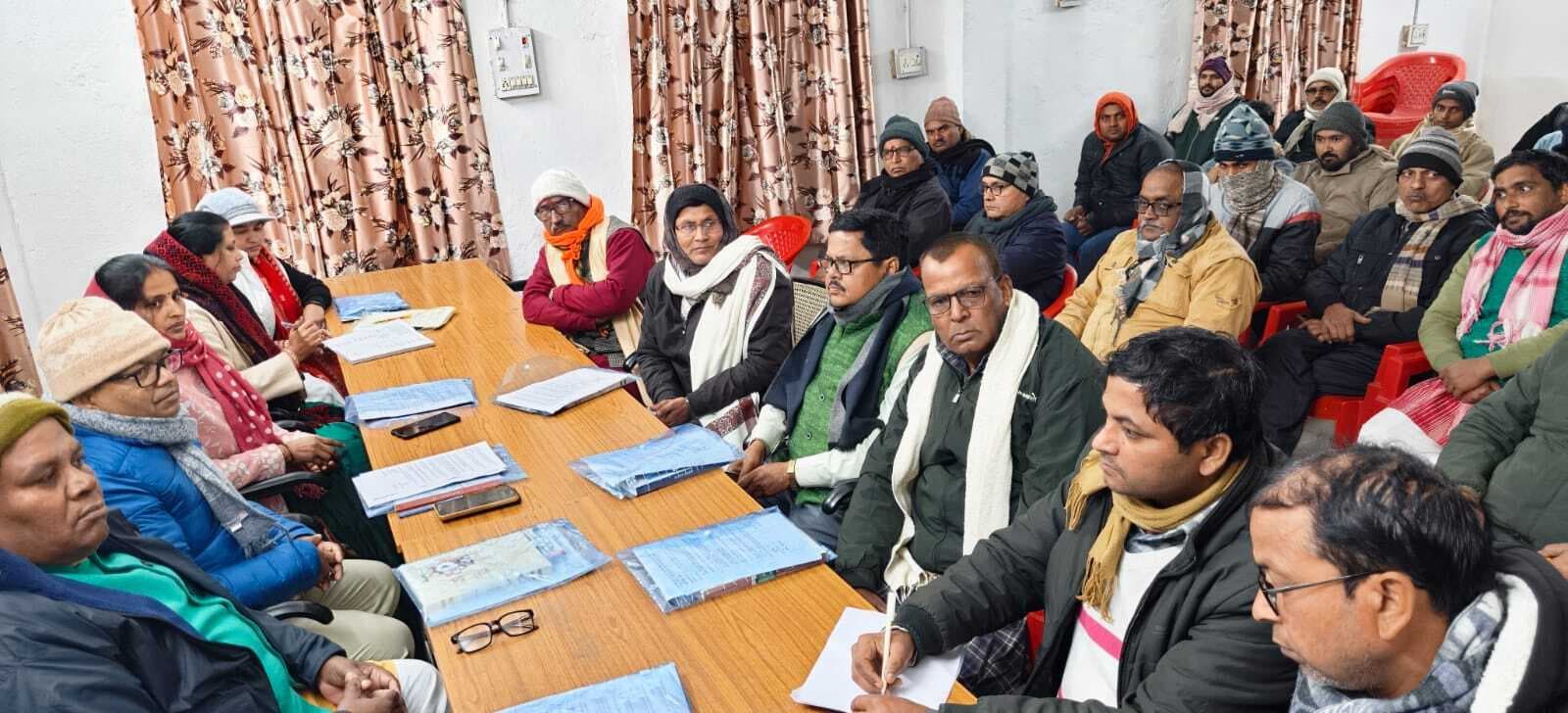 Madhubani News : प्रखंड उर्वरक निगरानी सह अनुश्रवण समिति की बैठक में छाया रहा अधिक कीमत पर खाद बेचने का मामला