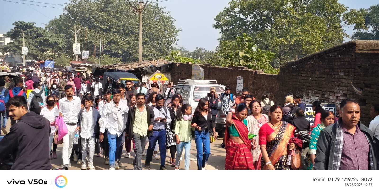 Giridih News :जैन तीर्थयात्रियों व पर्यटकों से गुलजार हुआ मधुबन