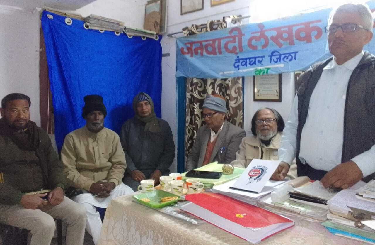 नगमे छेड़ो, इंसान जगाने को....गीत पर खूब बटोरी तालियां