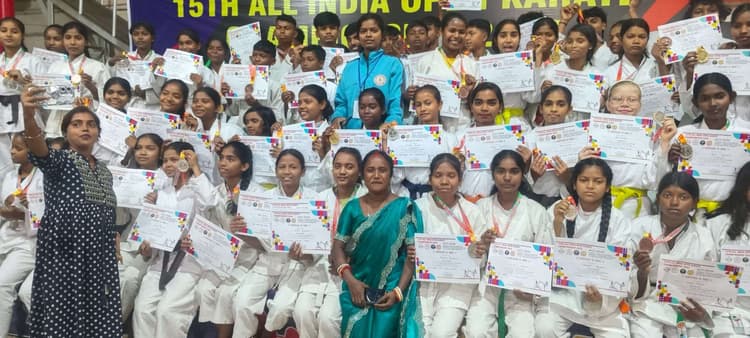 Bokaro News : ऑल इंडिया कराटे चैंपियनशिप में झारखंड सेकेंड