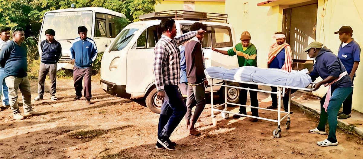 East Singhbhum News : ट्रैक्टर हादसे में मृत नाबालिग के परिजनों को ढाई लाख मुआवजा पर सहमति बनी