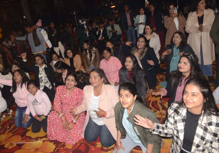 Dhanbad News: धनबाद क्लब में ईशिका देवेश की जोड़ी ने मचाया धमाल