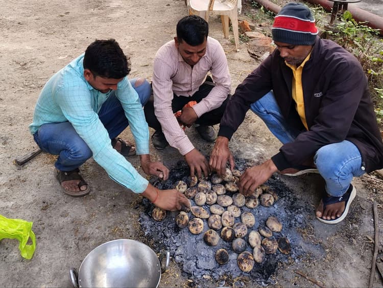 हर्षोल्लास के साथ नववर्ष का स्वागत, पुलिस प्रशासन रही चौकस