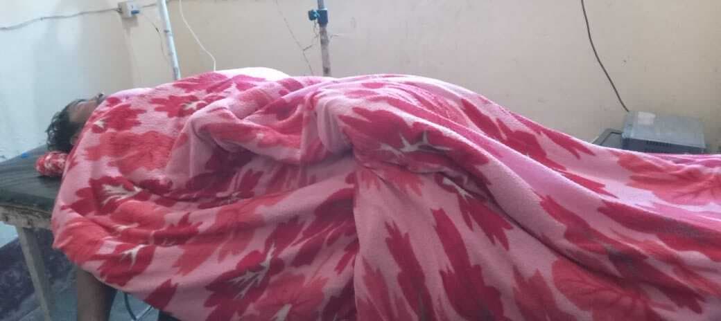 माइनर में पलटा ऑटो, चालक की हालत गंभीर