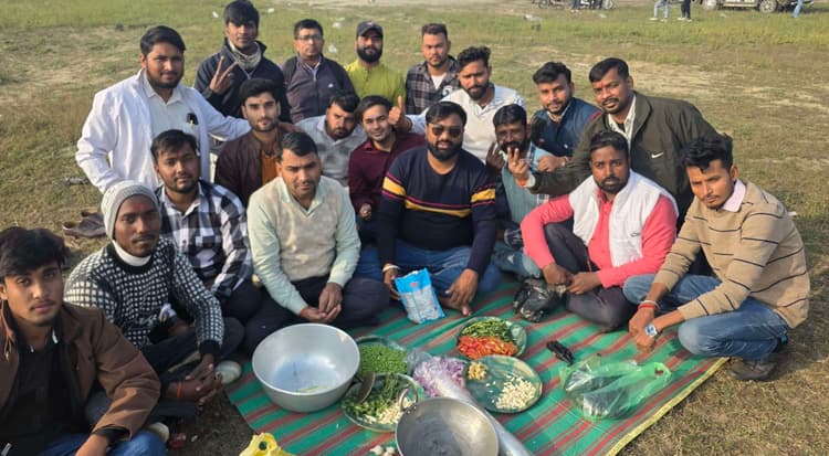 लखरांव बाग और भदसी वन में उमड़ी युवाओं की भारी भीड़