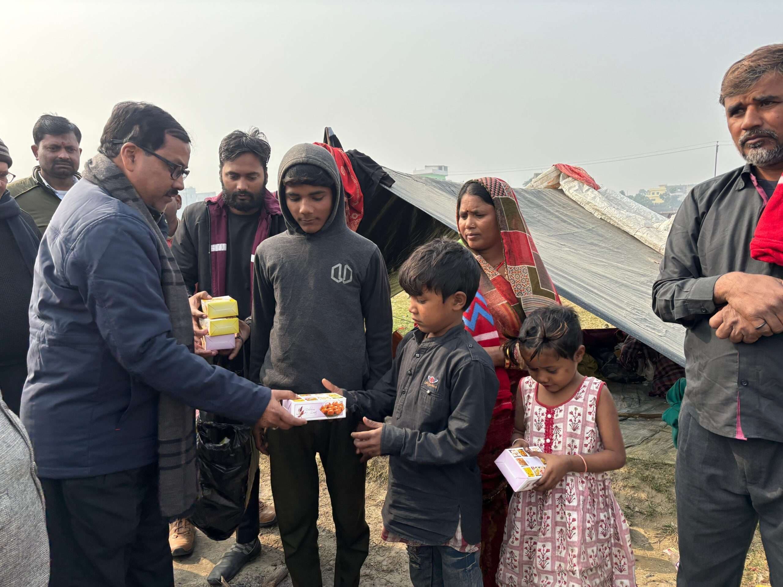 Samstipur : नववर्ष पर जरूरतमंदों को कम्बल वितरित