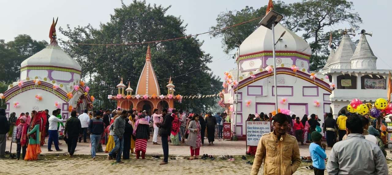 बाबा गोरखनाथ धाम मंदिर में नववर्ष पर पहुंचे बड़ी संख्या में श्रद्धालु